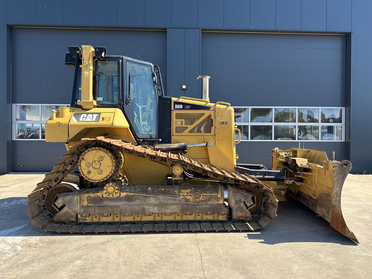 CAT D6N LGP (30)