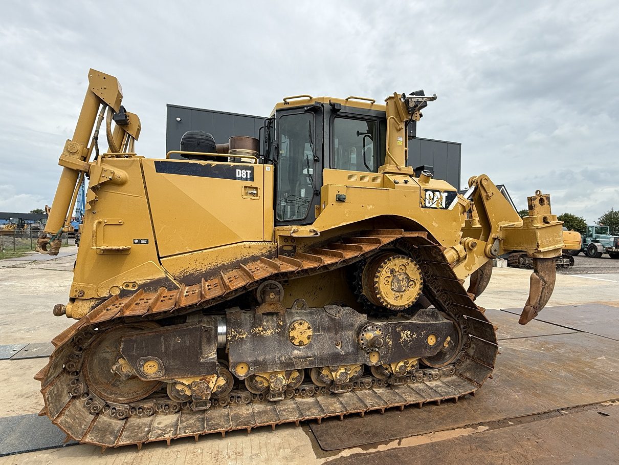 CAT D8T (34)