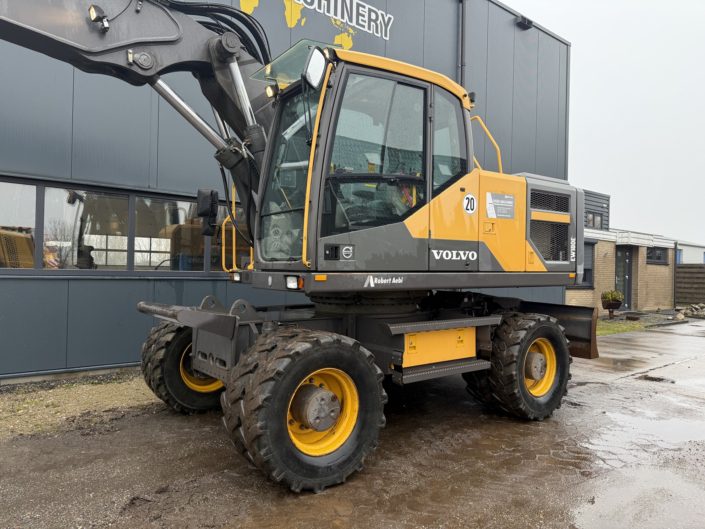 VOLVO EW180E (13)